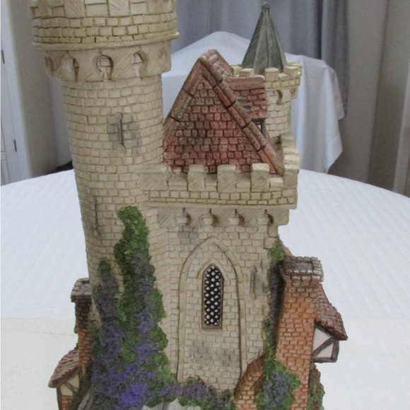 David Winter – Guardian Castle. Limited Edition - Picture 3 of 3